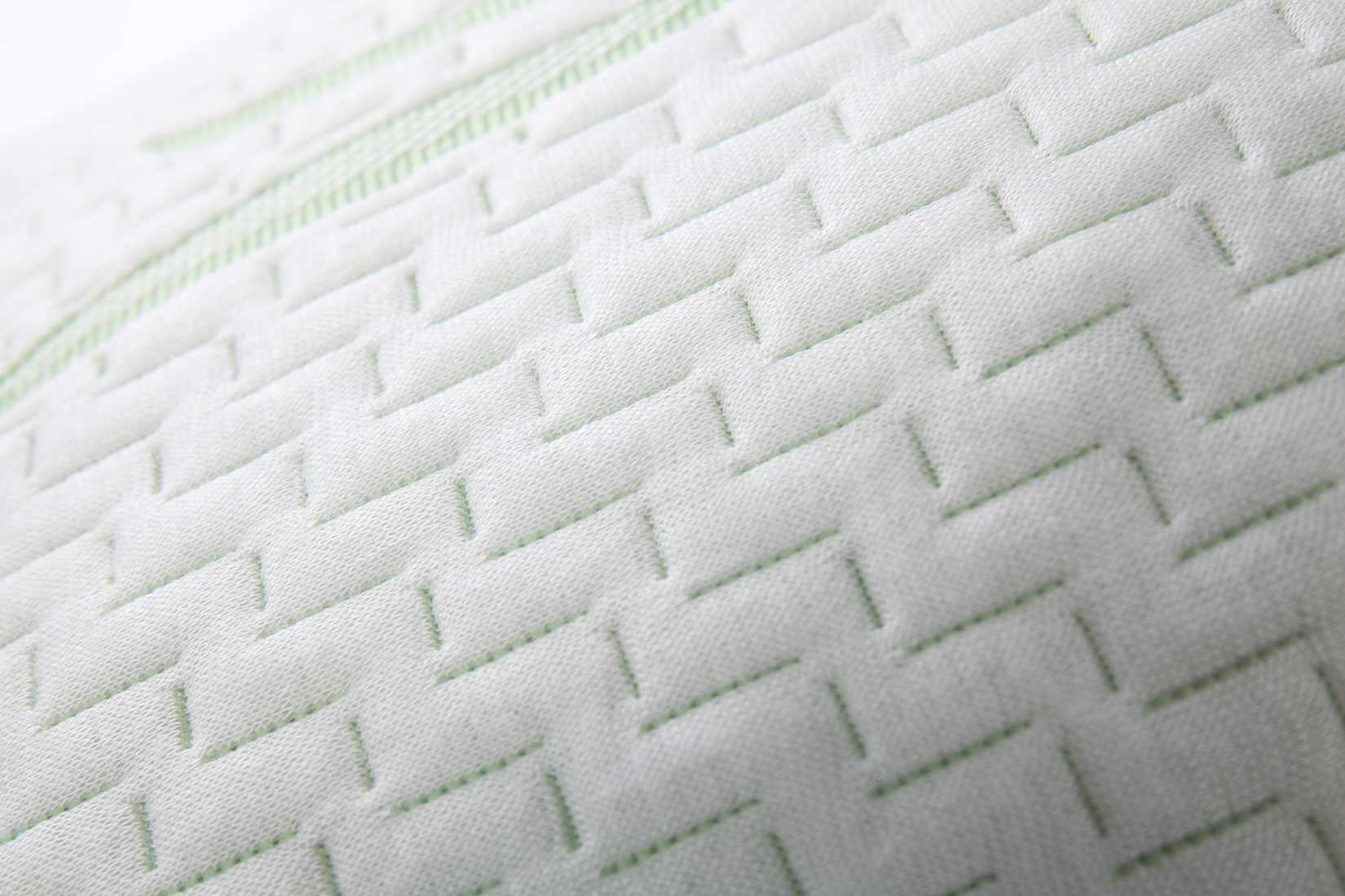 Cool-Bamboo-Lumbar-Pillow-Bambus-Lendenkissen-7.jpg